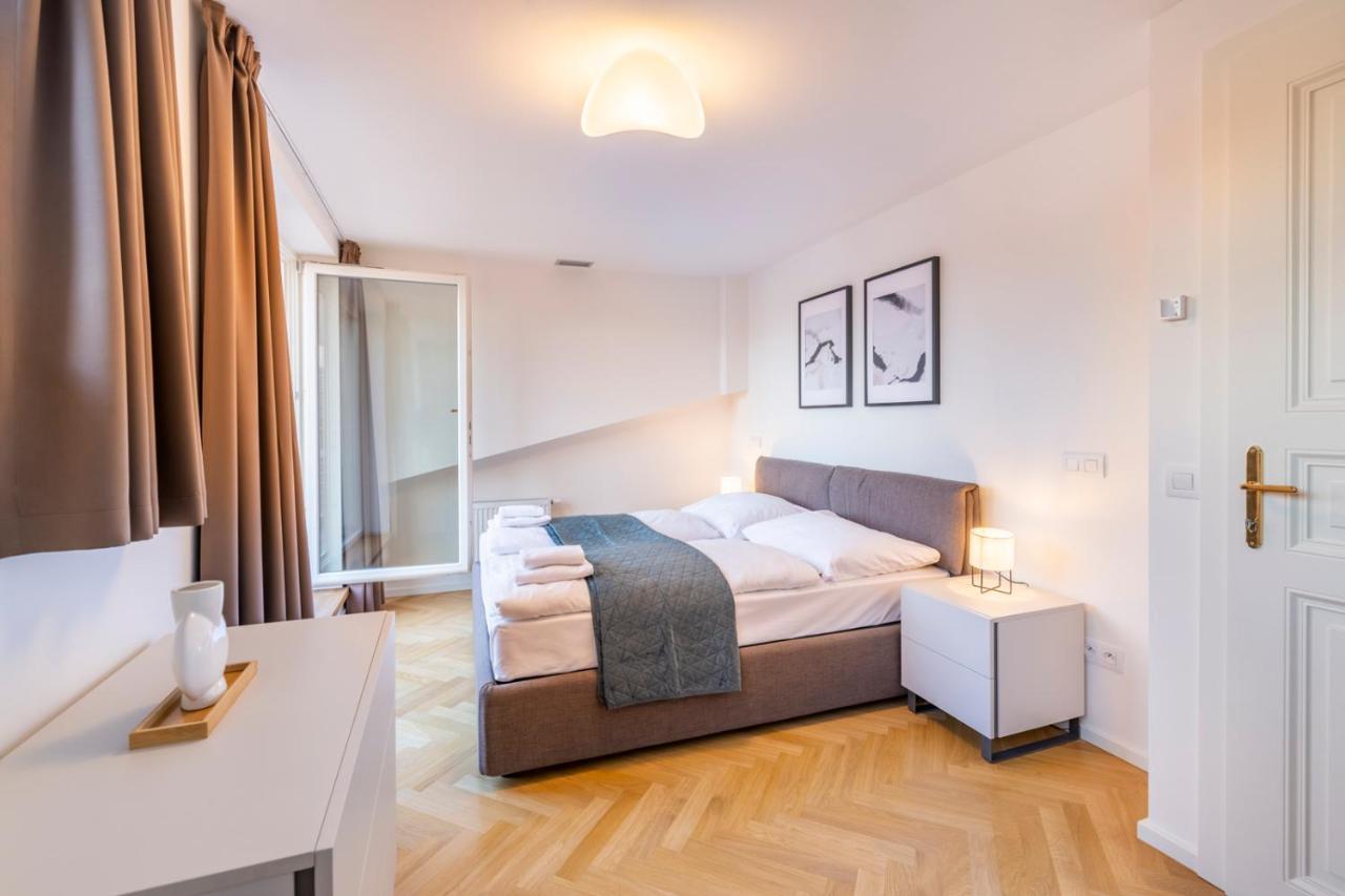Petrin Tower Апарт-отель 4*