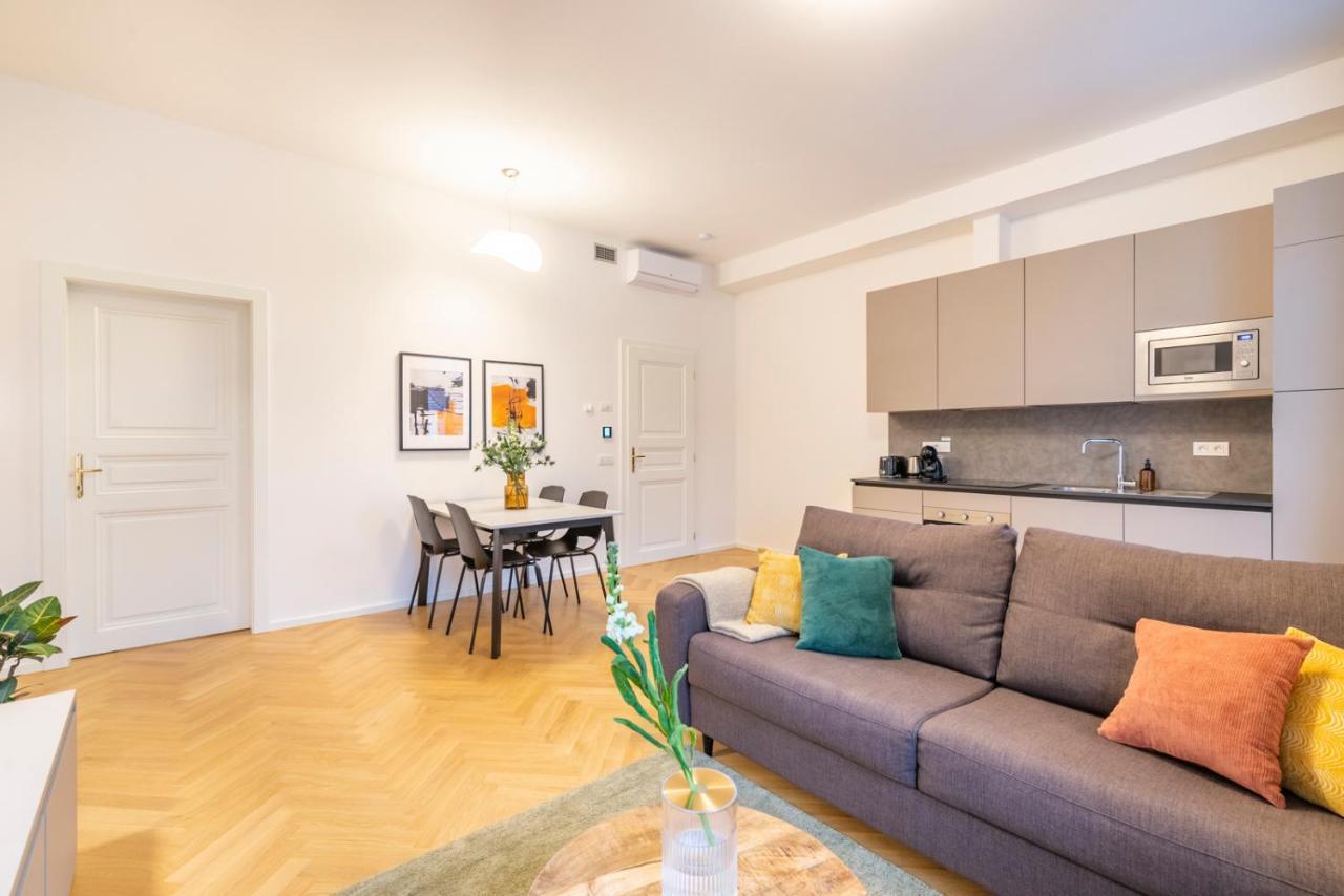 Апарт-отель Petrin Tower 4*