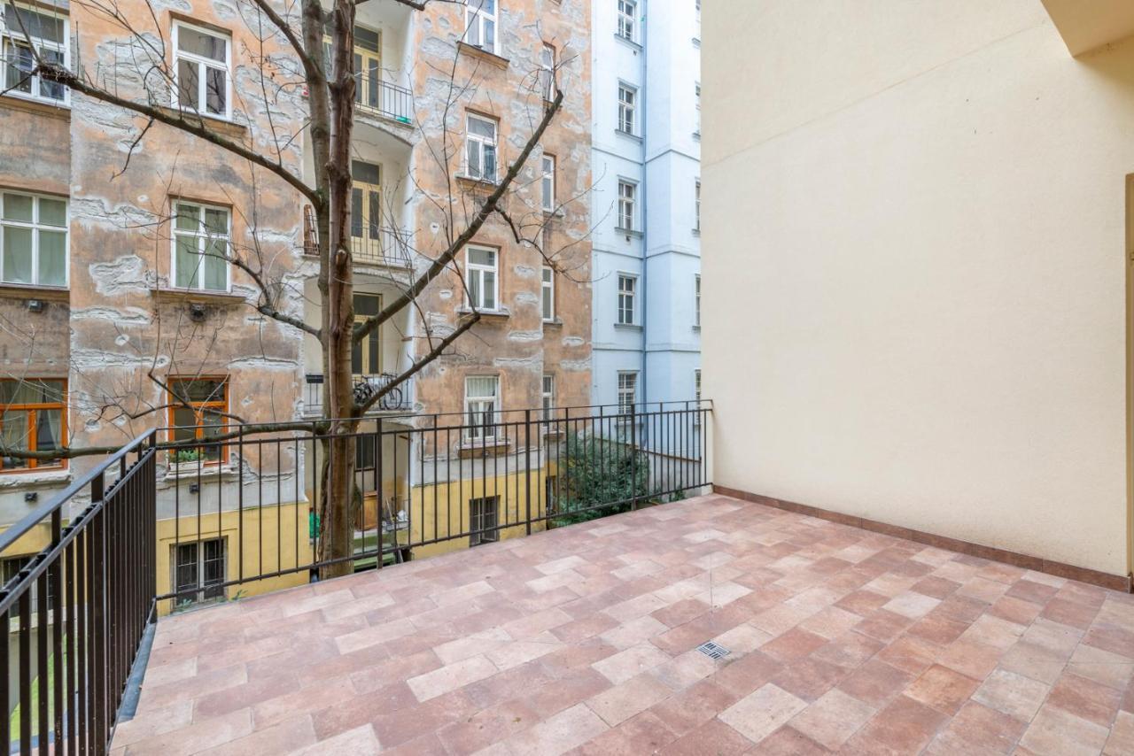 Petrin Tower Апарт-отель 4*