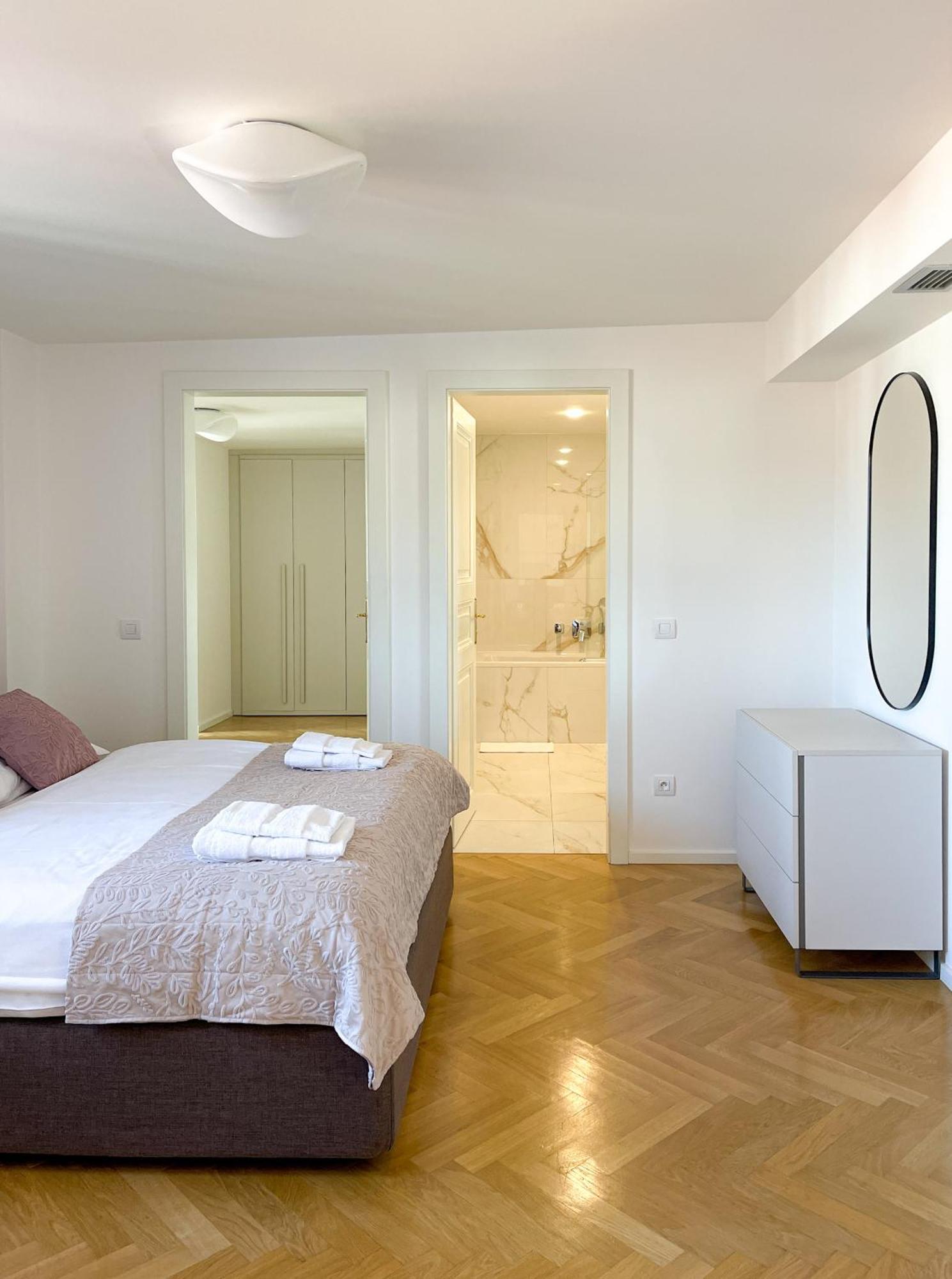 Апарт-отель Petrin Tower 4*